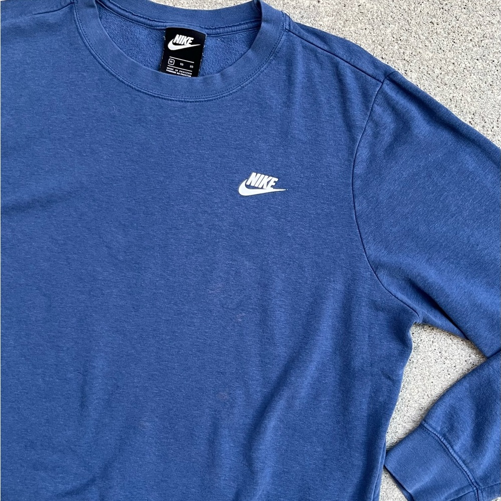 Nike Blue Sweatshirt with Classic Crew Neck